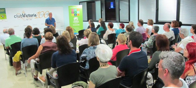 Alta participación en la Conferencia “APRENDIENDO A ESCUCHAR, CÓMO AYUDAR CON EFICACIA”